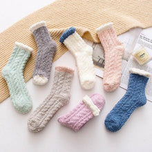 Lade das Bild in den Galerie-Viewer, Chaussettes Chaudes en Laine ciaovie