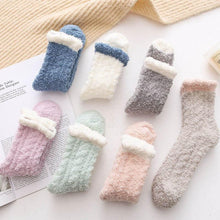 Lade das Bild in den Galerie-Viewer, Chaussettes Chaudes en Laine ciaovie