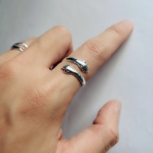 Lade das Bild in den Galerie-Viewer, FREE!- New Creative Fashion Love Hug Couple/Best Friend Open Ring - Special Gifts for Lovers