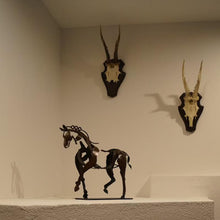 Lade das Bild in den Galerie-Viewer, Sculpture Cheval "Adonis" ciaovie