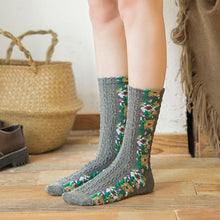 Load image into Gallery viewer, Chaussettes à Fleurs Brodées Vintage (5 paires) ciaovie