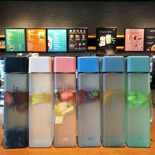Lade das Bild in den Galerie-Viewer, 1 pcs 450ml transparent square plastic frosted cup outdoor cold juice sports with portable milk rope water cup DSers