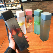 Lade das Bild in den Galerie-Viewer, 1 pcs 450ml transparent square plastic frosted cup outdoor cold juice sports with portable milk rope water cup DSers