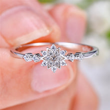 Lade das Bild in den Galerie-Viewer, Luxury Female Flower Snowflake Ring 100% Real 925 Sterling Silver Wedding Band Ring Promise Love Engagement Rings For Women DSers