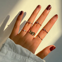 Lade das Bild in den Galerie-Viewer, 17KM Punk Gold Wide Chain Rings Set For Women Girls Fashion Irregular Finger Thin Rings Gift Female Jewelry Party DSers