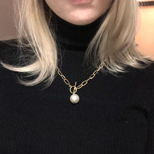 Lade das Bild in den Galerie-Viewer, 17KM Trendy Multilayered Butterfly Pearl Necklace For Women Fashion Sun Star Gold Pearl Choker Necklaces 2021 Trend Jewelry Gift DSers