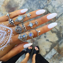 Lade das Bild in den Galerie-Viewer, 30 Styles of Trendy Boho Midi Knuckle Ring Set For Women Crystal Geometric Finger Rings Fashion Bohemian Jewelry DSers