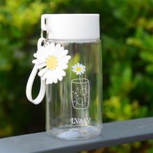 Lade das Bild in den Galerie-Viewer, 500ml Small Daisy Transparent Plastic Water Bottles BPA Free Creative Frosted Water Bottle With Portable Rope Travel Tea Cup DSers