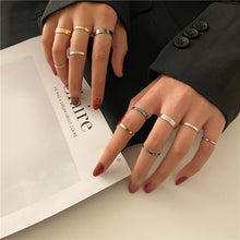 Lade das Bild in den Galerie-Viewer, 17KM Punk Gold Wide Chain Rings Set For Women Girls Fashion Irregular Finger Thin Rings Gift Female Jewelry Party DSers