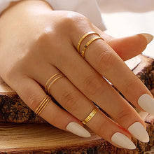 Lade das Bild in den Galerie-Viewer, 17KM Punk Gold Wide Chain Rings Set For Women Girls Fashion Irregular Finger Thin Rings Gift Female Jewelry Party DSers
