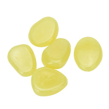 Lade das Bild in den Galerie-Viewer, Glow-In-The-Dark Garden Pebbles