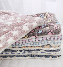 Lade das Bild in den Galerie-Viewer, Soft Flannel Thickened Pet Soft Fleece Pad Pet Blanket Bed Mat For Puppy Dog Cat Sofa Cushion Home Rug Keep Warm Sleeping Cover OMG Shop Zone