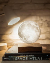 Lade das Bild in den Galerie-Viewer, Levitating Moon Lamp nebula-light.com