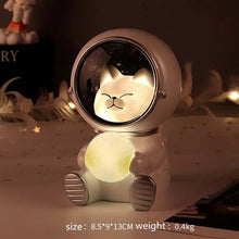Lade das Bild in den Galerie-Viewer, Pet Astronaut Lamp nebula-light.com