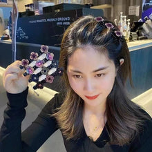 Lade das Bild in den Galerie-Viewer, 2022 New Fashion Sparkling Crystal Stone Braided Hair Clips 3 Flower Hair Accessory For Women Girls DSers