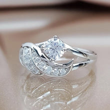Lade das Bild in den Galerie-Viewer, Lady Temperament Delysia King Angel Wings Charming Diamond Princess Trendy Ring DSers