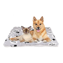 Lade das Bild in den Galerie-Viewer, Warm Pet Sleeping Blanket, Mat, Bed, Cover OMG Shop Zone