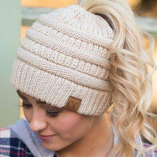 Lade das Bild in den Galerie-Viewer, Soft Knit Beanie