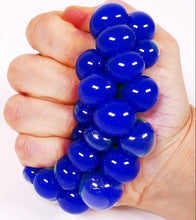 Lade das Bild in den Galerie-Viewer, Mesh-Covered Color-Changing Mini Stress Balls