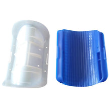 Lade das Bild in den Galerie-Viewer, SELF-GROOMING CAT BRUSH