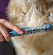 Lade das Bild in den Galerie-Viewer, Detangler Grooming Comb
