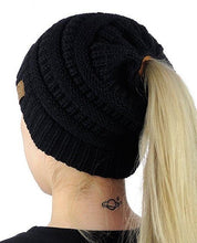Lade das Bild in den Galerie-Viewer, Ponytail Knit Beanie