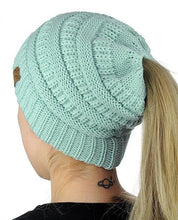 Lade das Bild in den Galerie-Viewer, Ponytail Knit Beanie