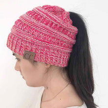 Lade das Bild in den Galerie-Viewer, Soft Knit Beanie