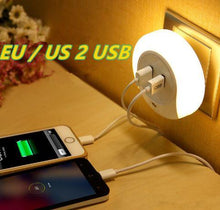 Lade das Bild in den Galerie-Viewer, Intelligent sensor LED night light with 2 phone chargers