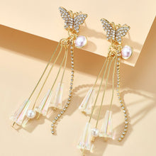 Lade das Bild in den Galerie-Viewer, Luxury Crystal Butterfly Stud Earrings Dazzling Rhinestone Imitation Pearl Tassel Dangle Drop Earrings for Women Party Jewelry
