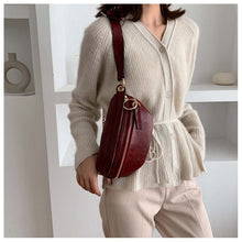 Lade das Bild in den Galerie-Viewer, Chic Sac Poitrine Coquillage en PU ciaovie
