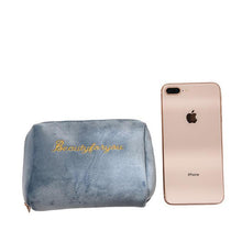 Load image into Gallery viewer, Trousse de Toilette Brodée en Flanelle ciaovie
