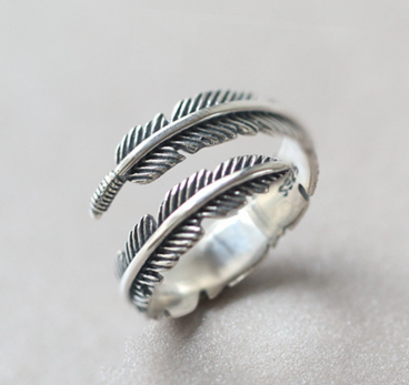 European and American fashion jewelry Black Retro personality ring female opening feather ring cjdropshipping