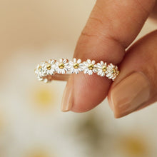 Load image into Gallery viewer, Vintage Daisy Flower Cute Adjustable Open Ring
