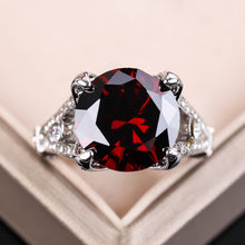 Lade das Bild in den Galerie-Viewer, Hot Sale Big Red Stone Rings For Women Female Fashion Wedding Engagement Rings Princess Luxury Jewelry Bague Anillos
