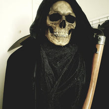 Lade das Bild in den Galerie-Viewer, Realistic Skull Mask/Helmet with Movable Jaw MBBHA
