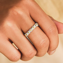 Load image into Gallery viewer, Vintage Daisy Flower Cute Adjustable Open Ring
