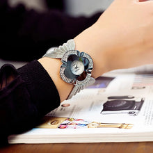 Lade das Bild in den Galerie-Viewer, New Fashion Elegant Butterfly Watch Blossom Online UG
