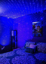Lade das Bild in den Galerie-Viewer, Nebula Light Galaxy Projector nebula-light.com

