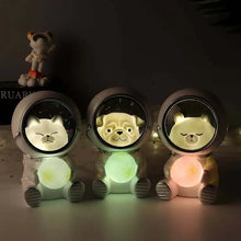 Lade das Bild in den Galerie-Viewer, Pet Astronaut Lamp nebula-light.com
