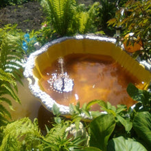 Lade das Bild in den Galerie-Viewer, Solar-powered Easy Bird Fountain Kit

