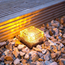 Lade das Bild in den Galerie-Viewer, SOLAR-POWERED GLASS BRICK PATH LIGHT
