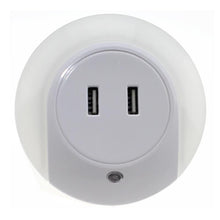 Lade das Bild in den Galerie-Viewer, Intelligent sensor LED night light with 2 phone chargers
