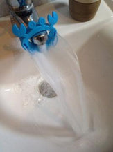 Lade das Bild in den Galerie-Viewer, Kids Washing Hands Extender
