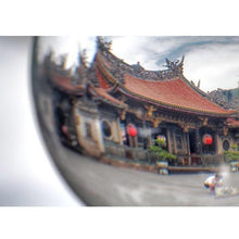 Lade das Bild in den Galerie-Viewer, LenSphere - Spherical Crystal Photo Lens - 80mm
