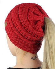 Lade das Bild in den Galerie-Viewer, Ponytail Knit Beanie
