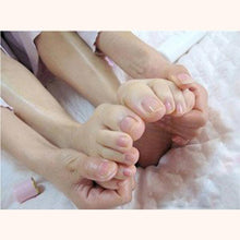 Load image into Gallery viewer, Exfoliating Foot Mask Socks
