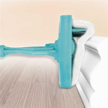 Lade das Bild in den Galerie-Viewer, White Baseboard Multi-Use Cleaning Duster
