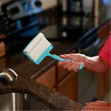 Lade das Bild in den Galerie-Viewer, White Baseboard Multi-Use Cleaning Duster
