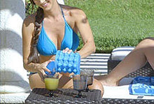 Load image into Gallery viewer, Genie Ice Cube Maker
